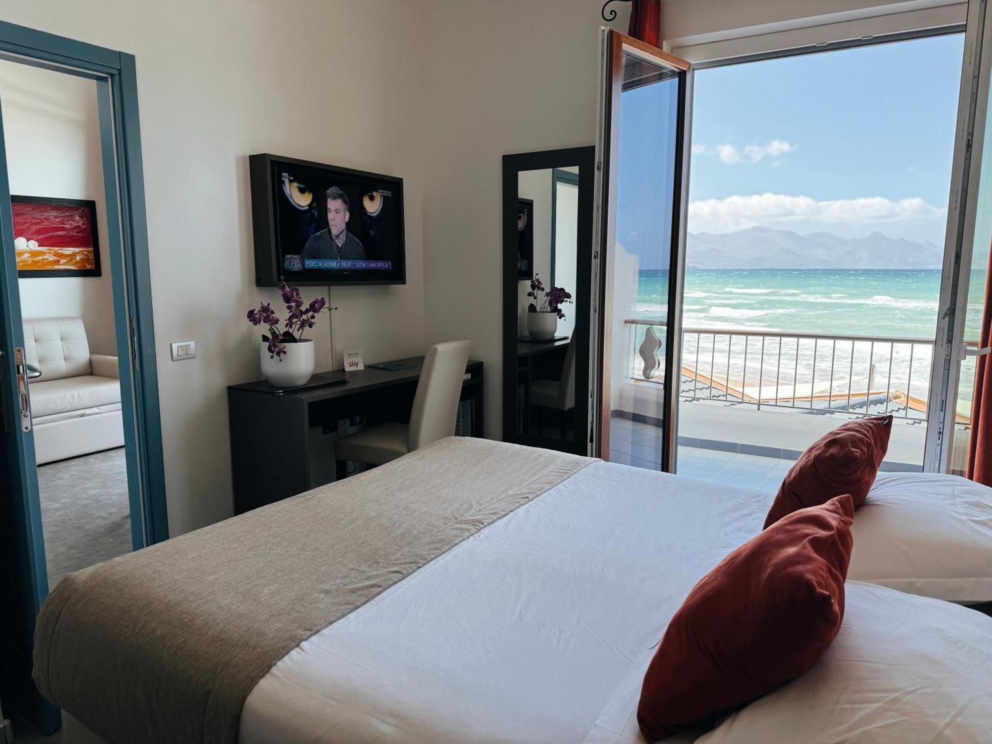 Hotel La Battigia ألكامو مارينا المظهر الخارجي الصورة