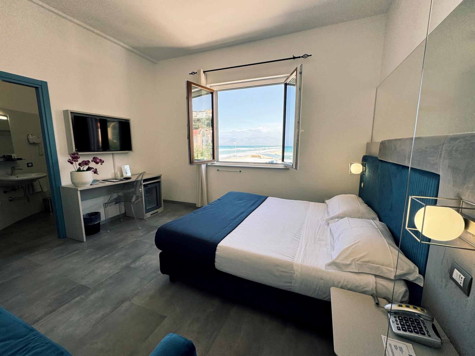Hotel La Battigia ألكامو مارينا المظهر الخارجي الصورة